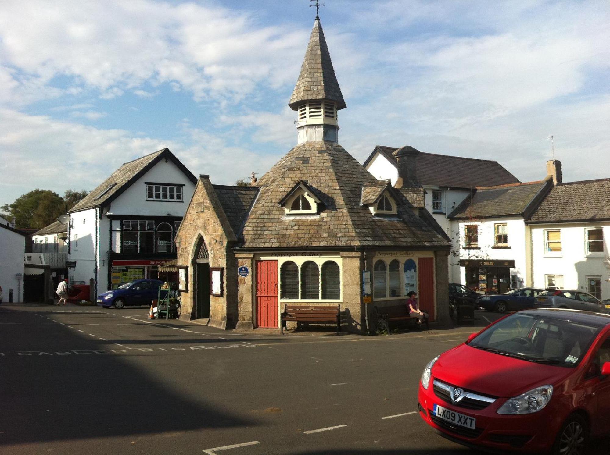 The Three Crowns 호텔 차그퍼드 외부 사진 The Market Cross