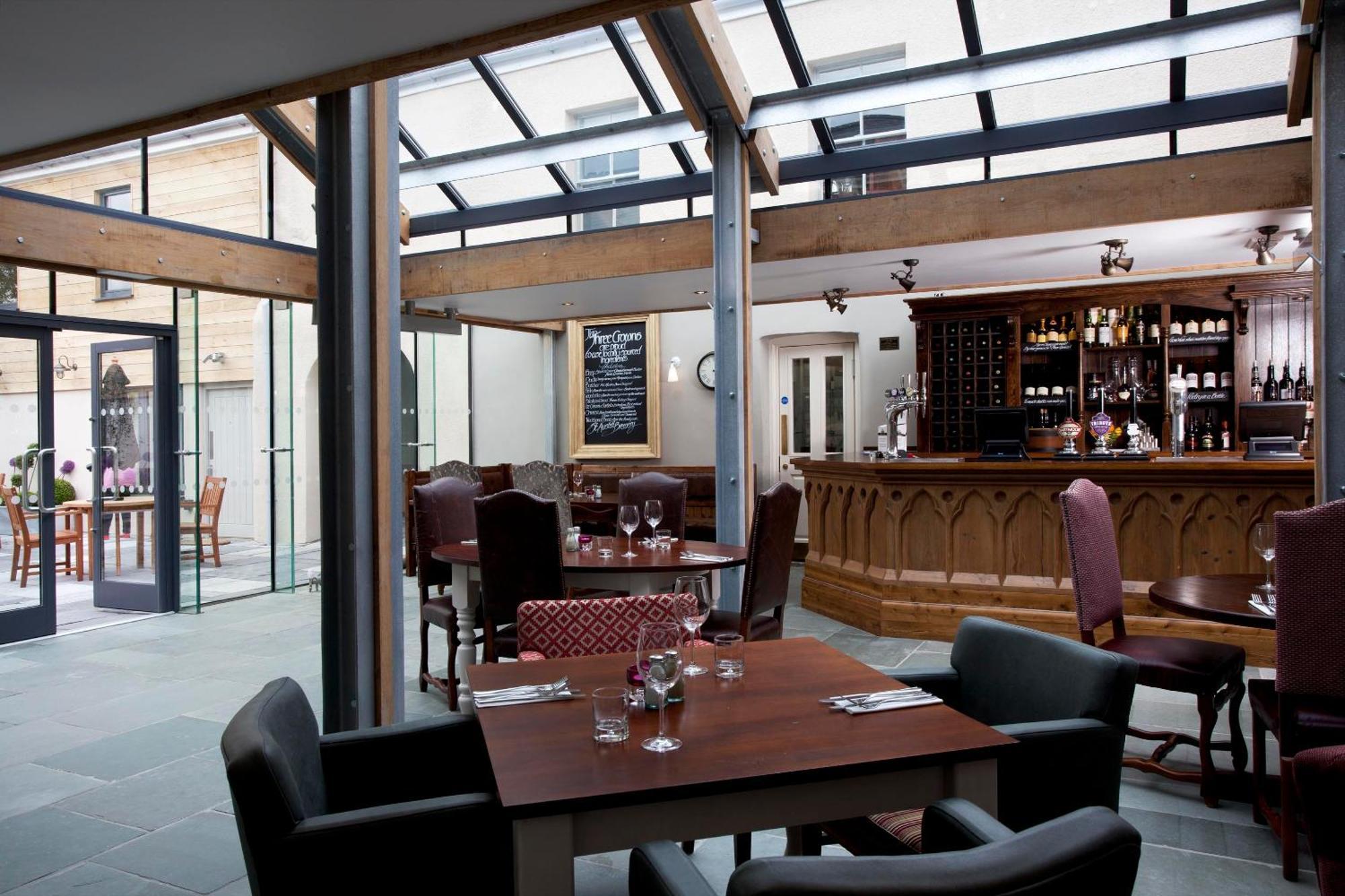 The Three Crowns 호텔 차그퍼드 외부 사진 The restaurant at The Old parsonage