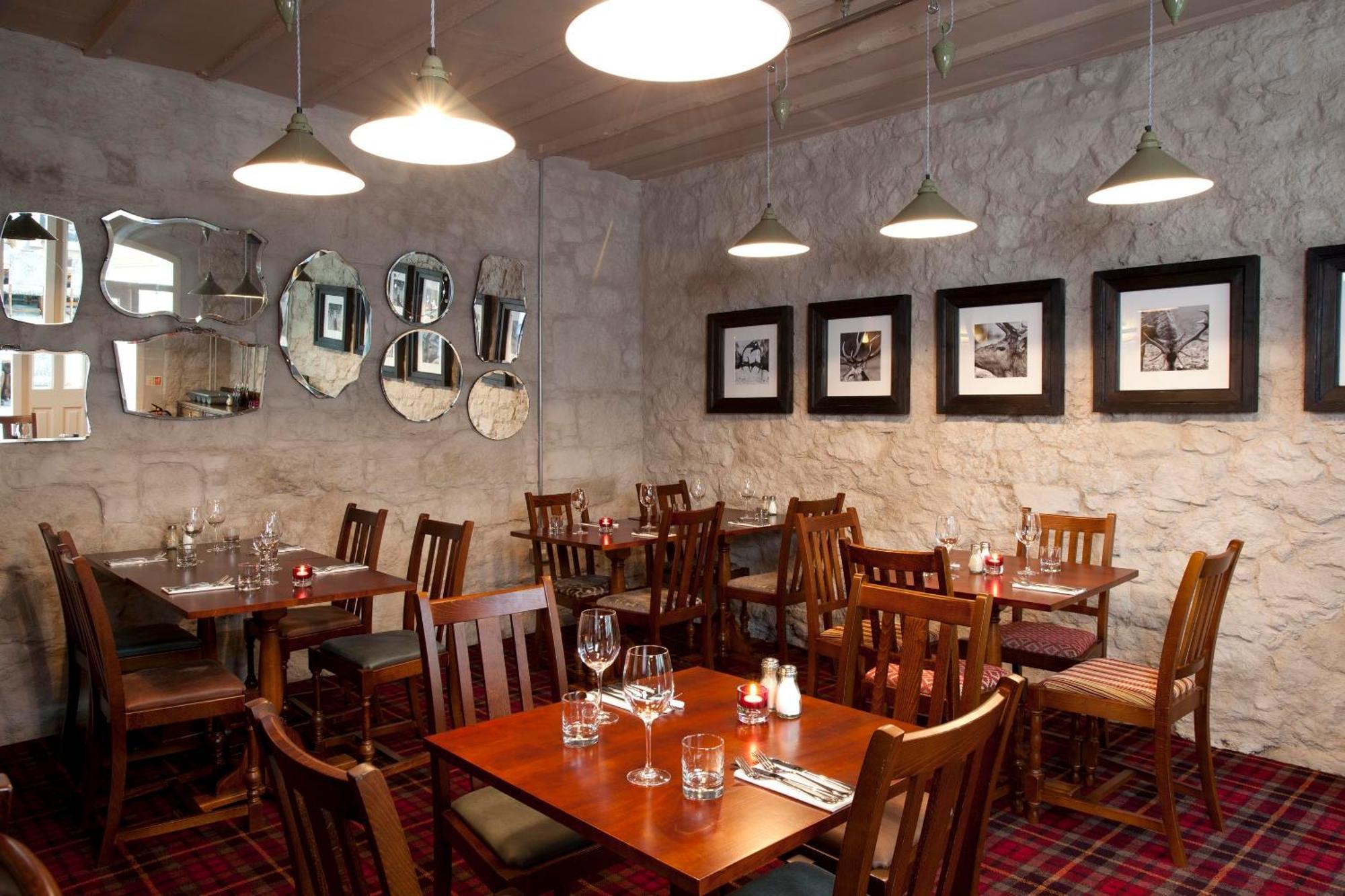 The Three Crowns 호텔 차그퍼드 외부 사진 The restaurant at the Old Stamp House